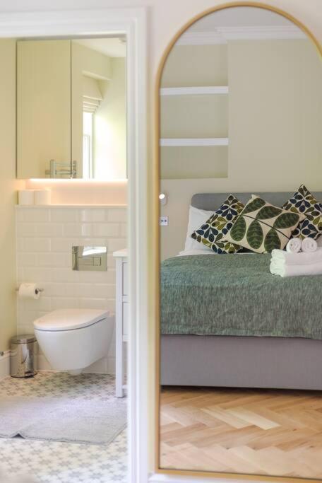 לונדון Stunning Two Bed Apartment Rh8 מראה חיצוני תמונה